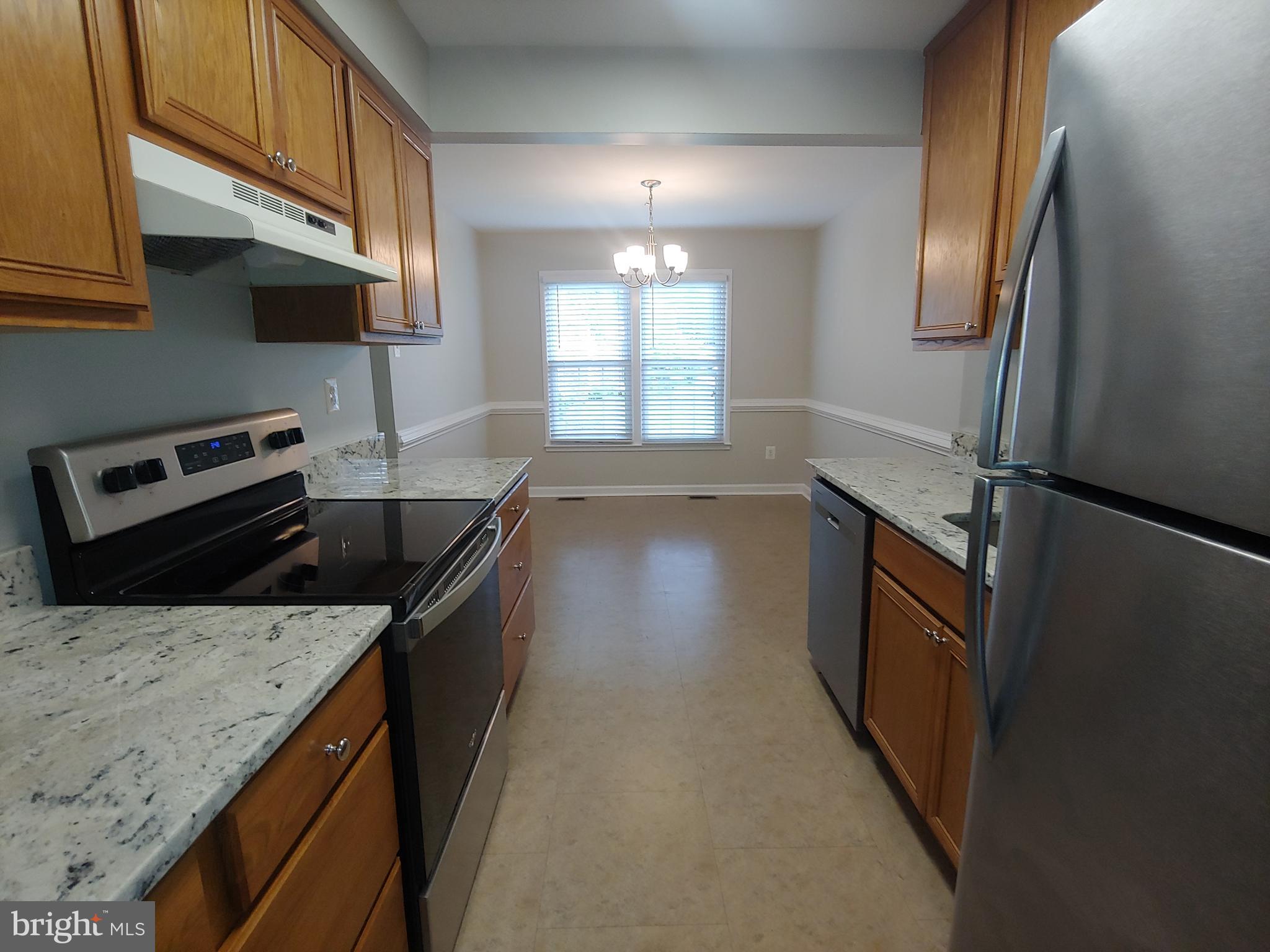 CROFTON COMMONS - Residential Lease