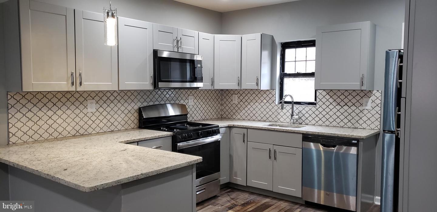 POINT BREEZE - Residential Lease