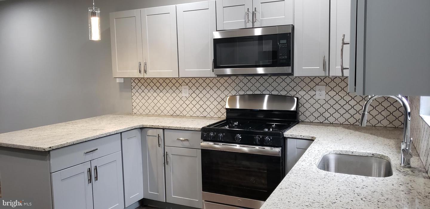 POINT BREEZE - Residential Lease