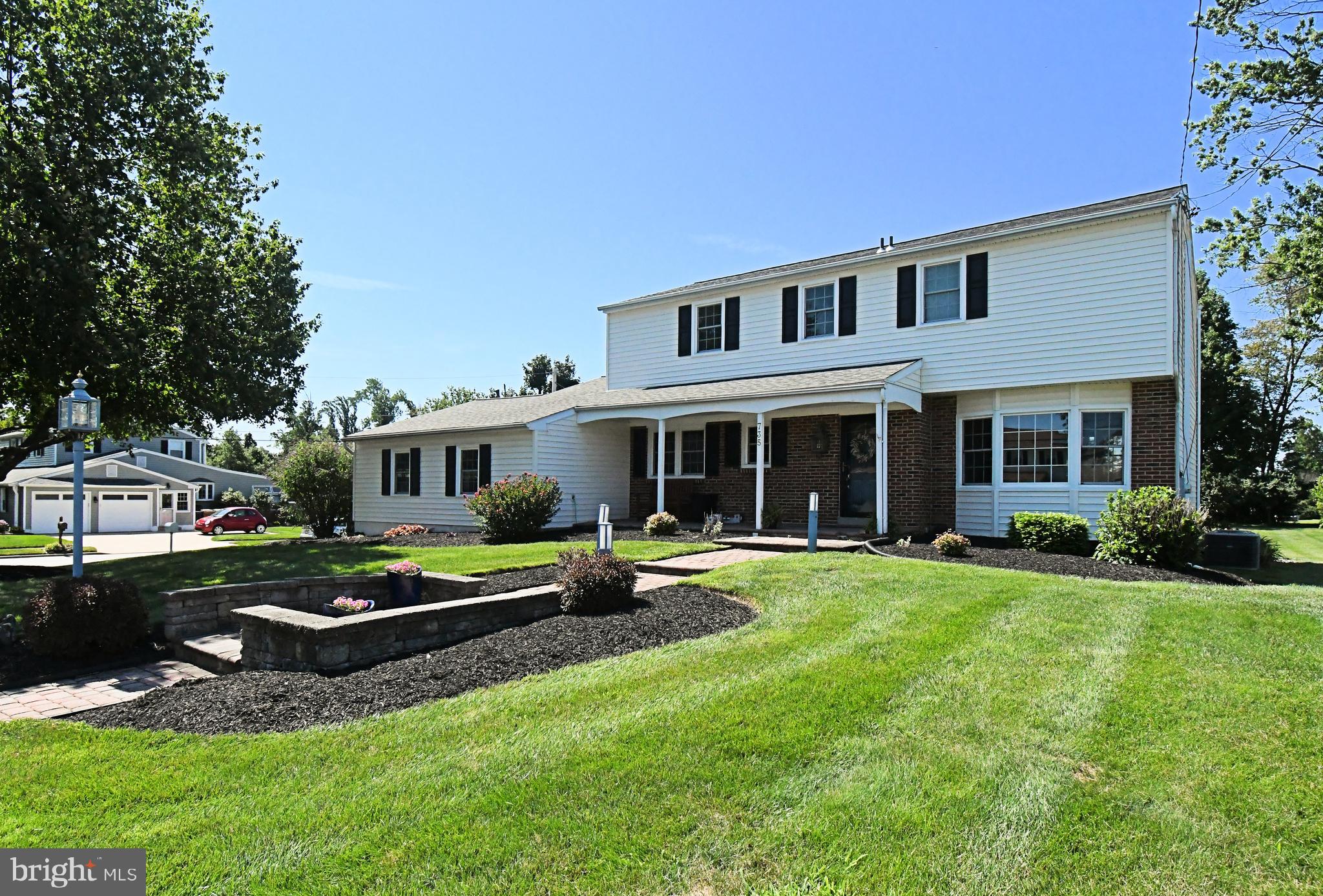 735 BELL LANE