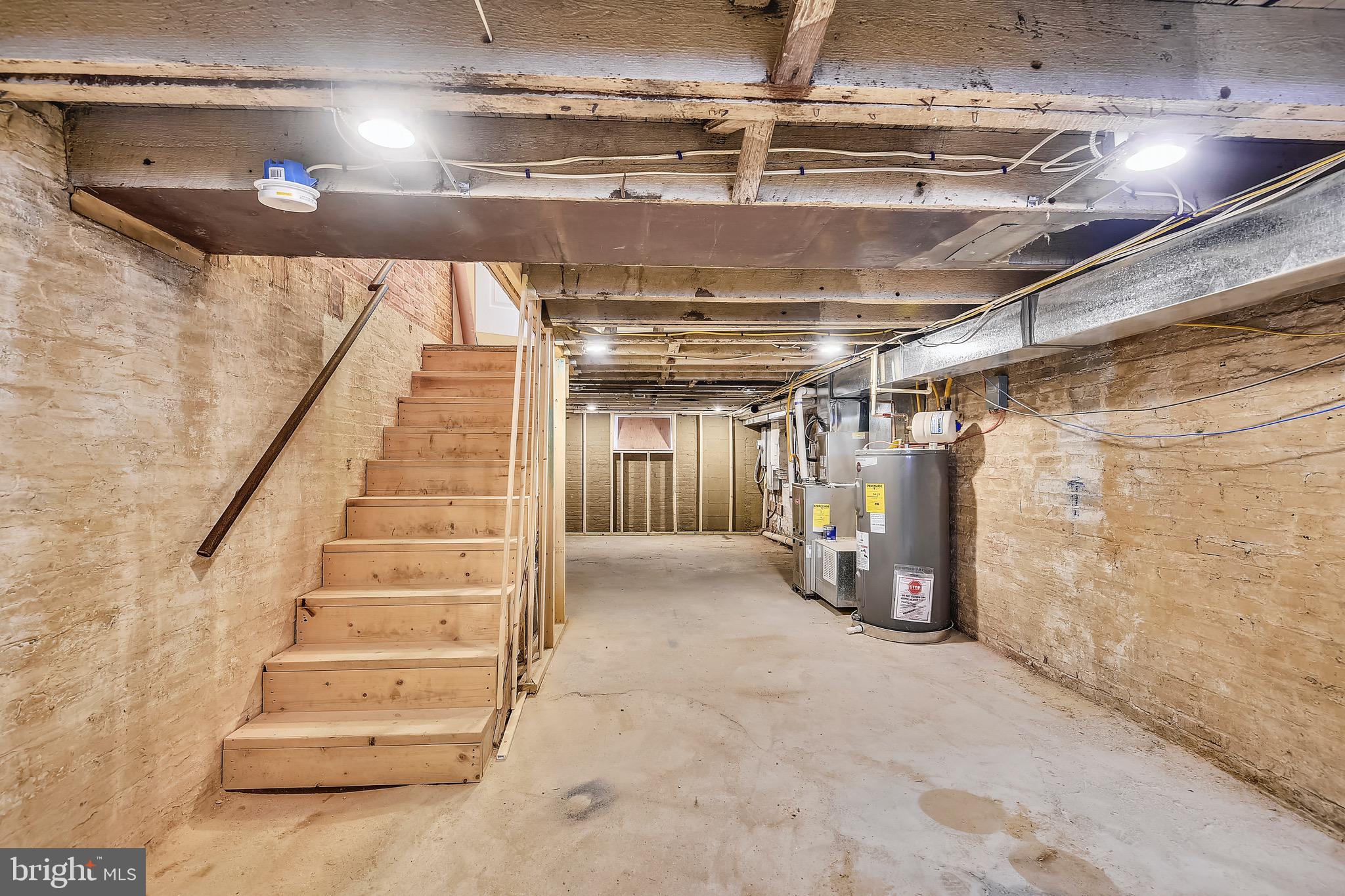 WASHINGTON VILLAGE - Residential Lease