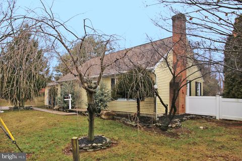 203 ELM STREET LEBANON PA 17042