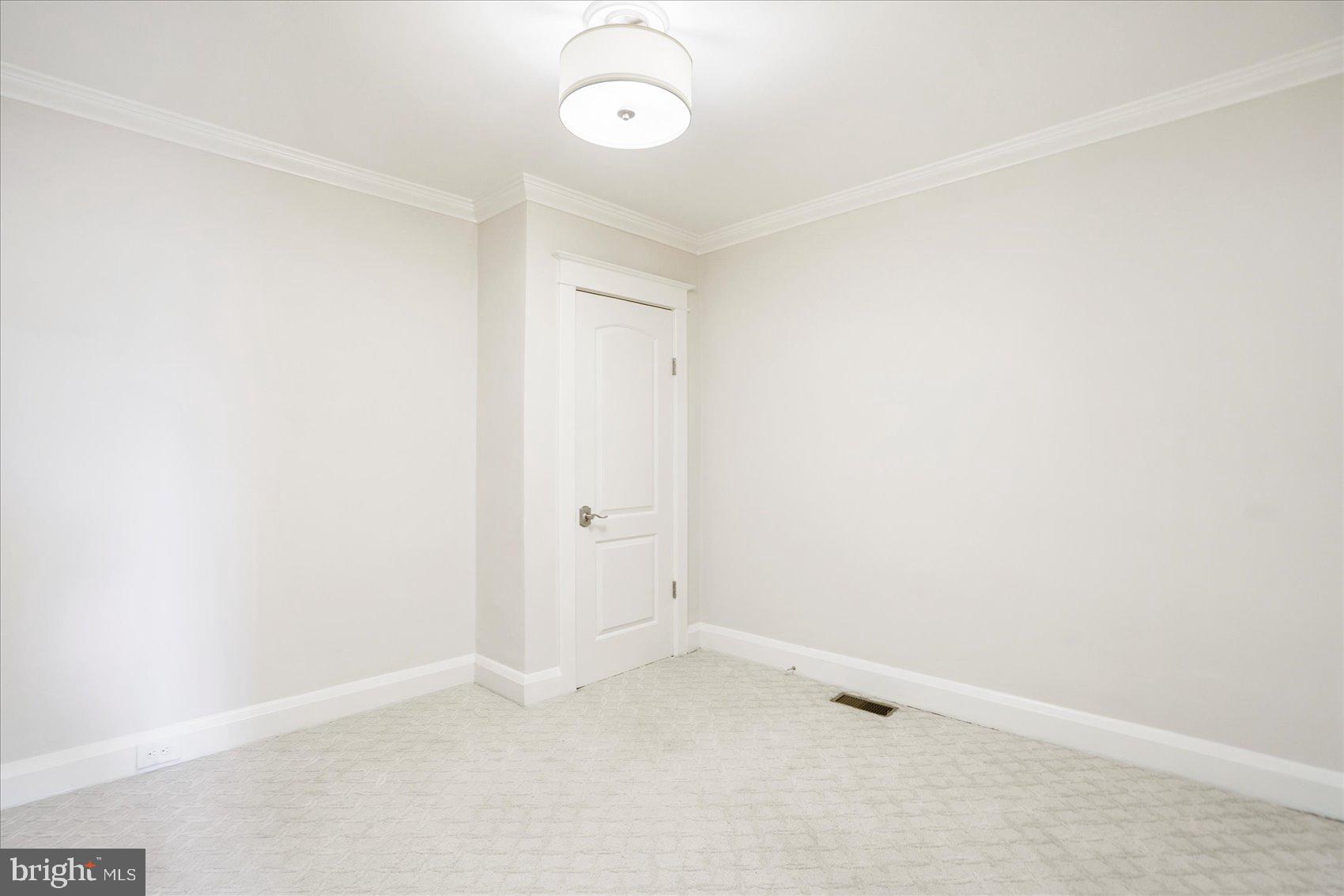 GREEKTOWN - Residential Lease