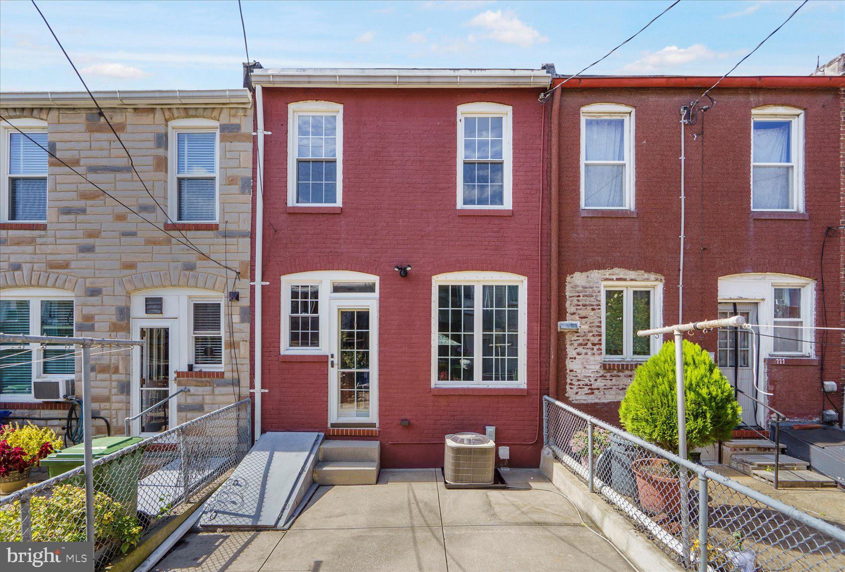 GREEKTOWN - Residential Lease