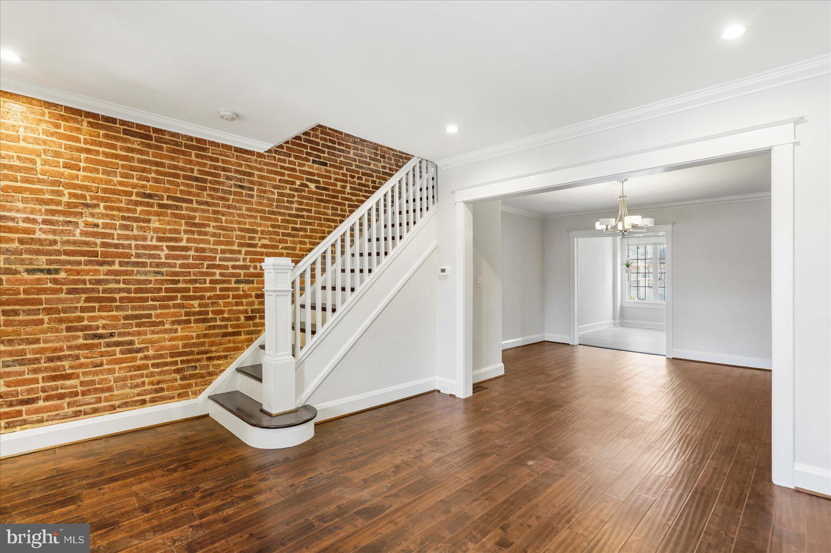 GREEKTOWN - Residential Lease