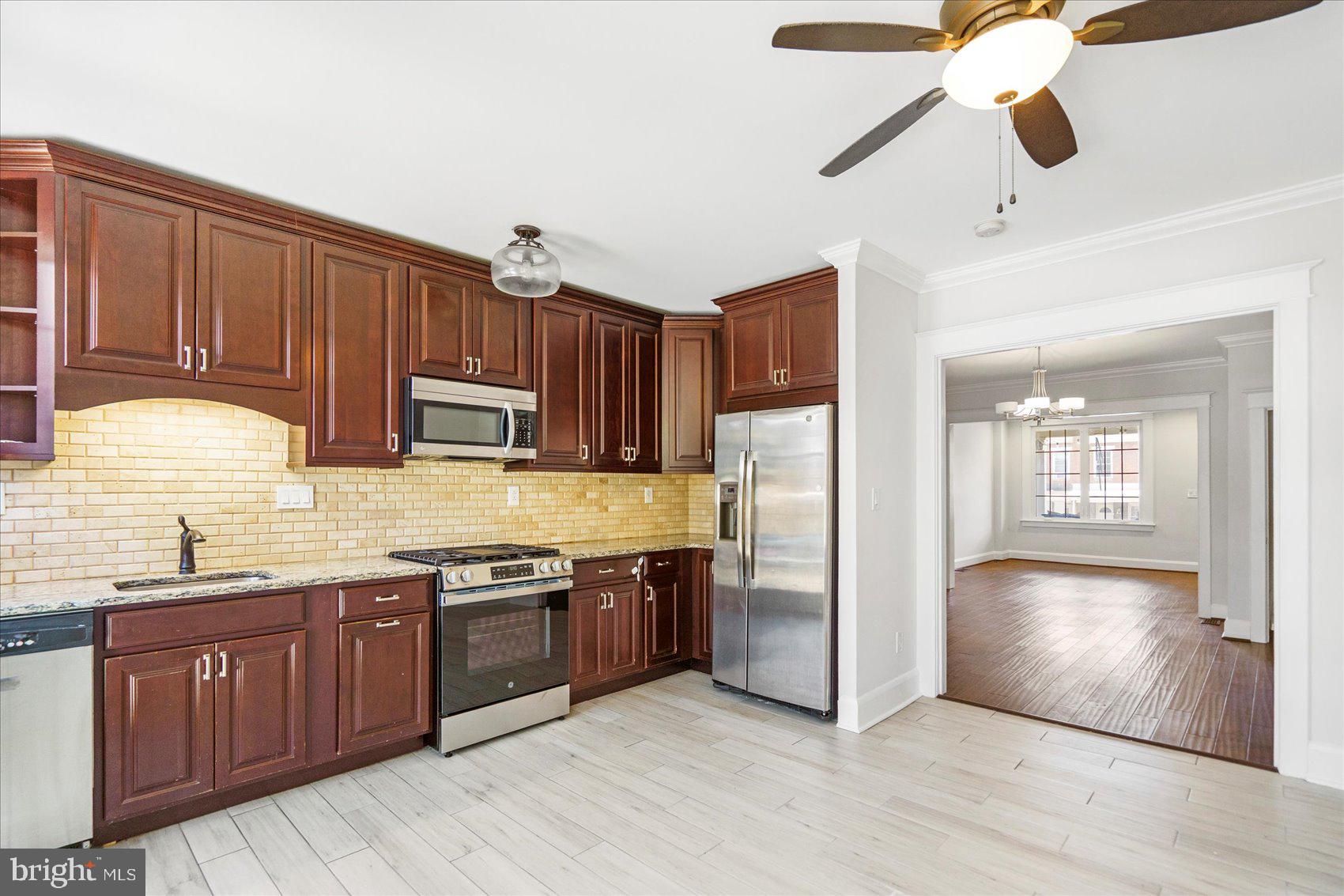 GREEKTOWN - Residential Lease