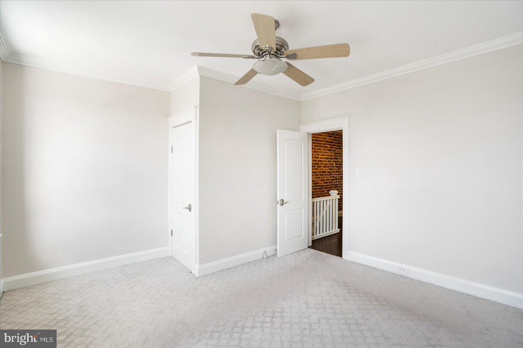 GREEKTOWN - Residential Lease