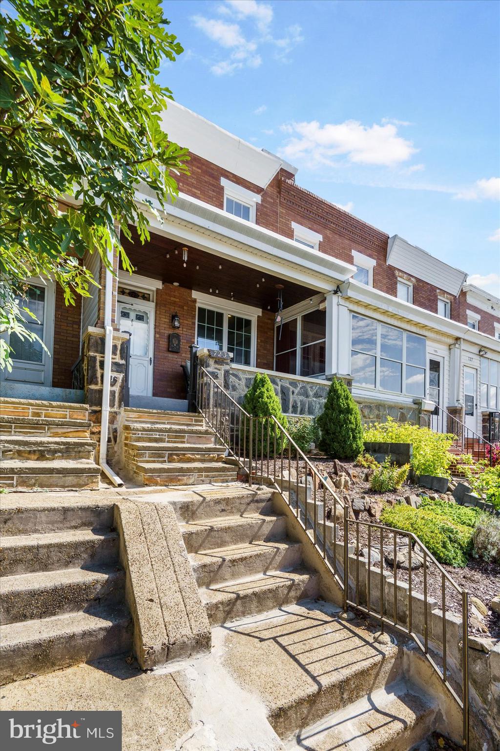 GREEKTOWN - Residential Lease