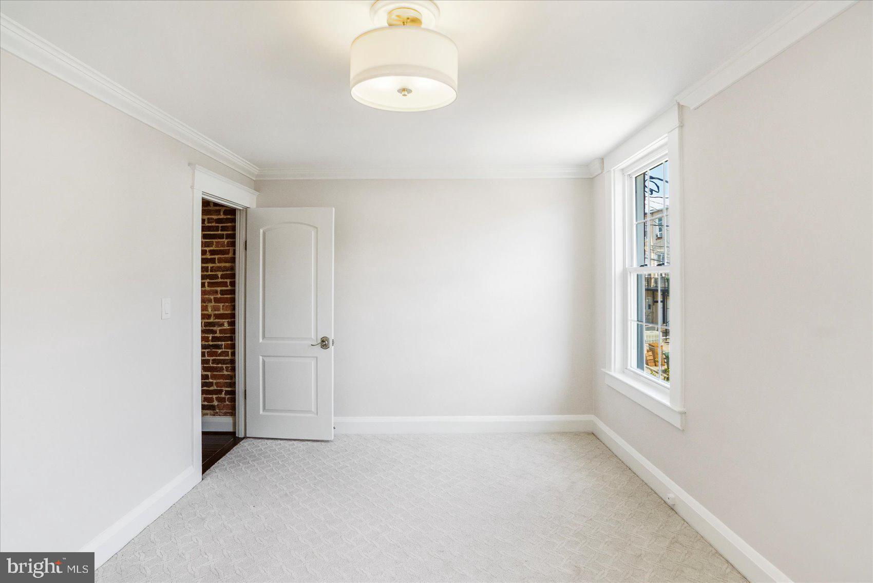 GREEKTOWN - Residential Lease