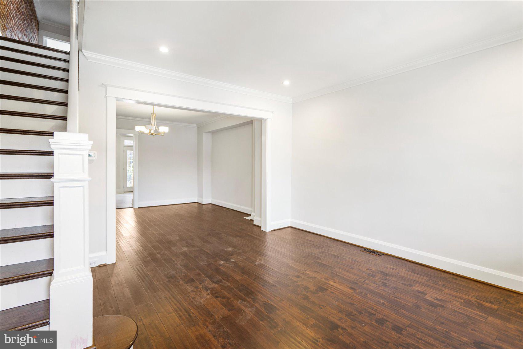 GREEKTOWN - Residential Lease