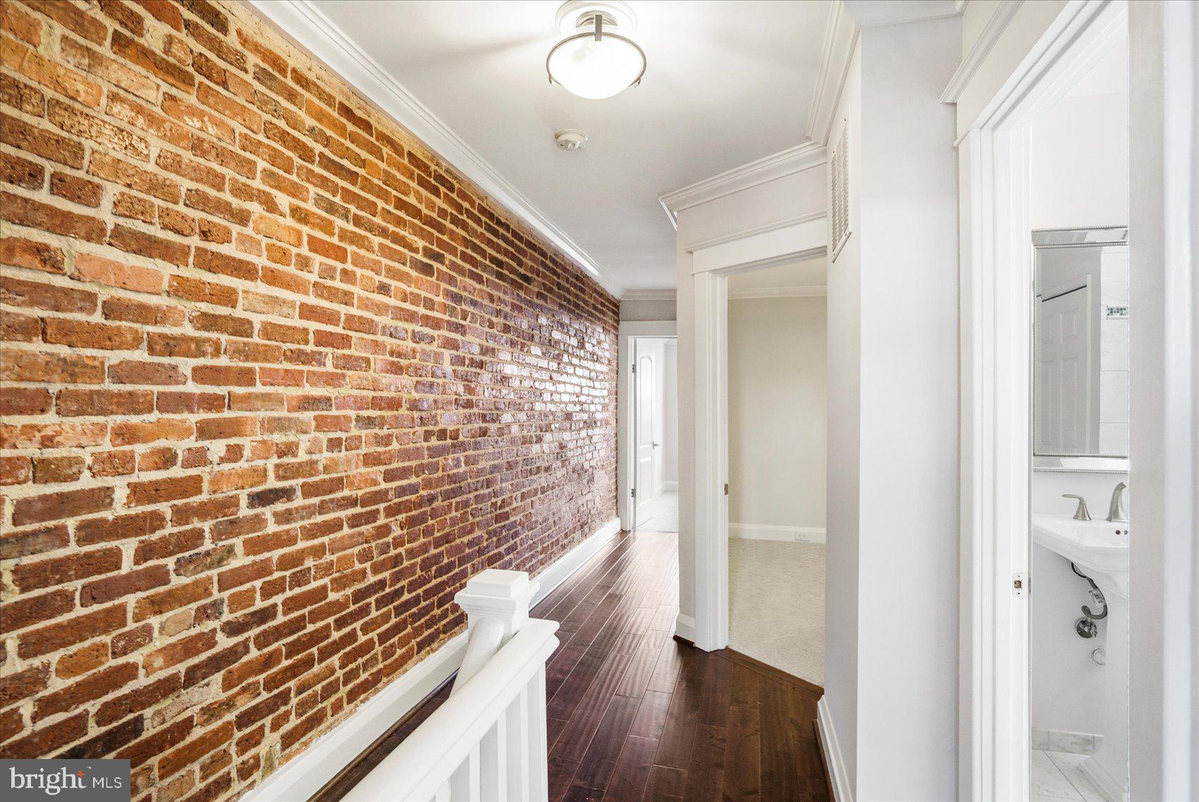 GREEKTOWN - Residential Lease