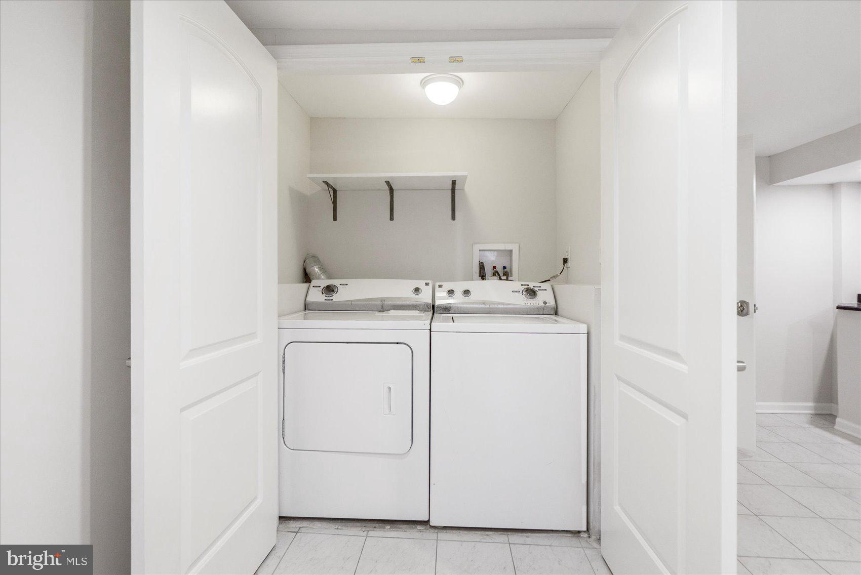 GREEKTOWN - Residential Lease