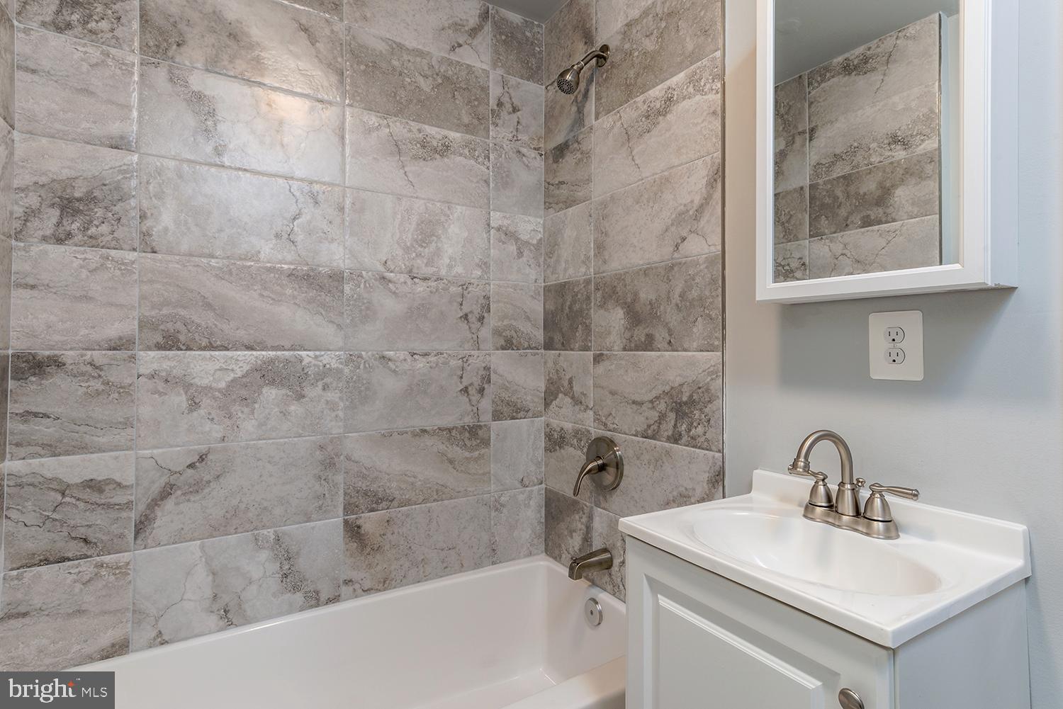 CROSS COUNTRY - Residential