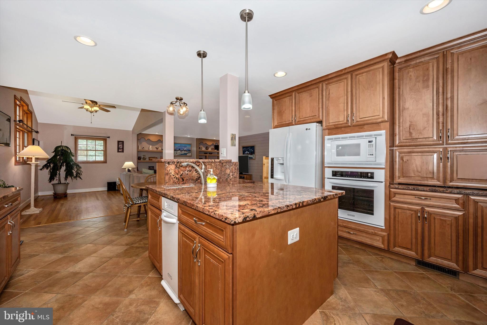 SPRING RIDGE - Residential