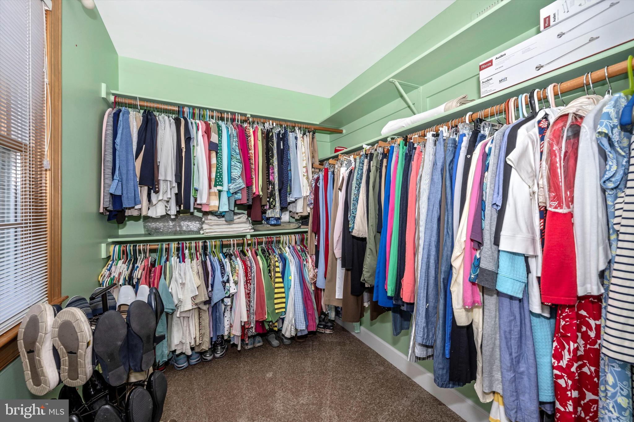 SPRING RIDGE - Residential