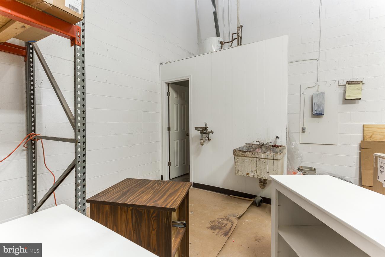 BUILD AMERICA - Commercial Sale