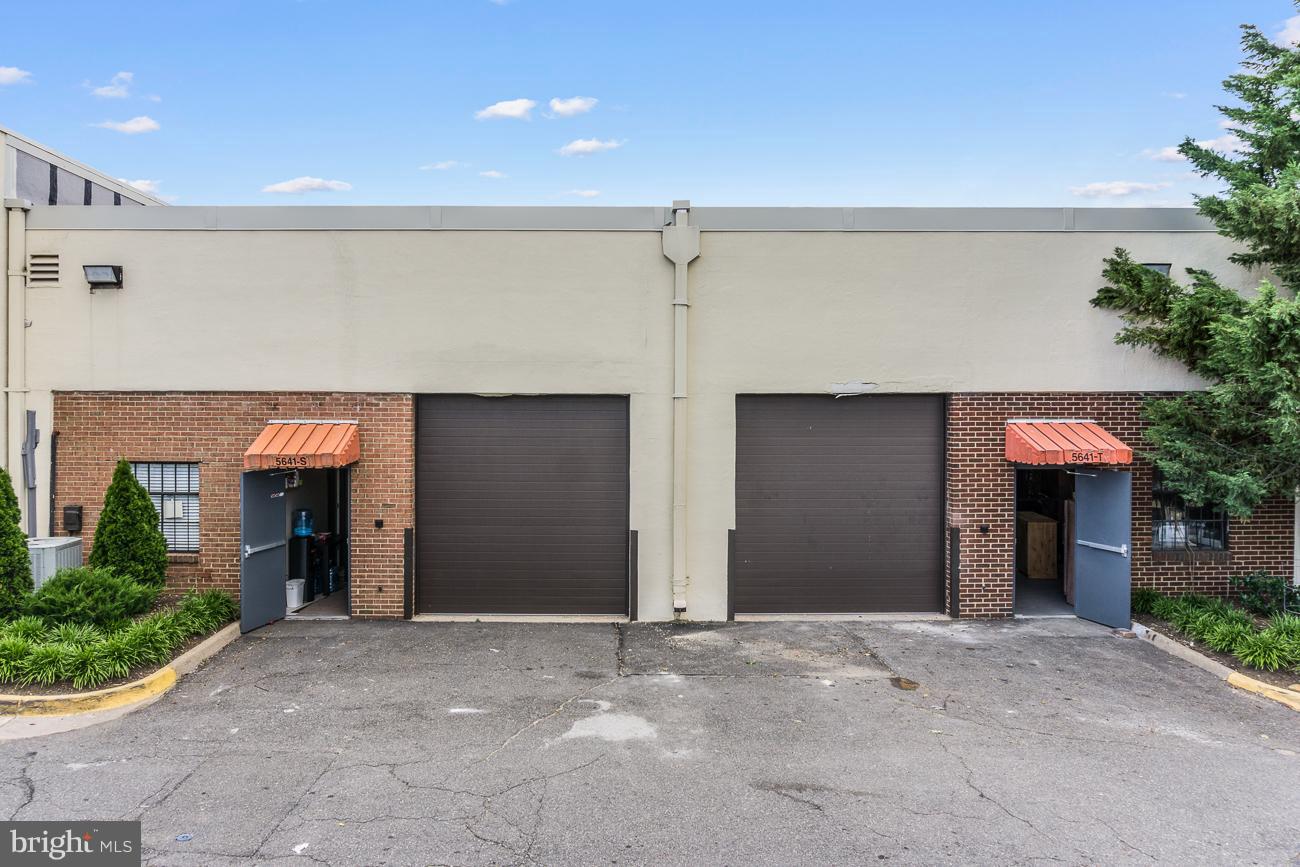 BUILD AMERICA - Commercial Sale