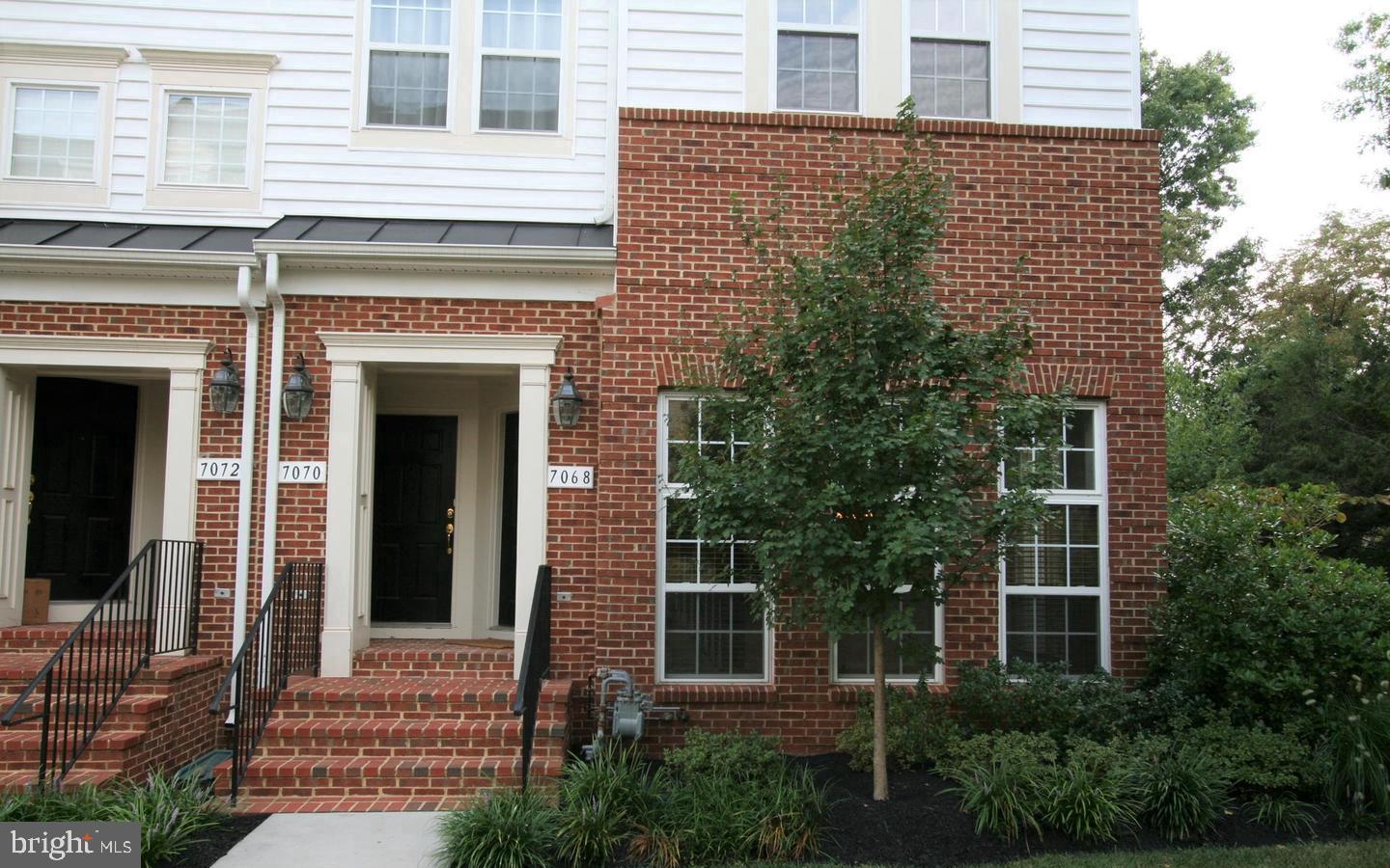 THE TOWNES AT VILLAGE PLACE - Residential Lease