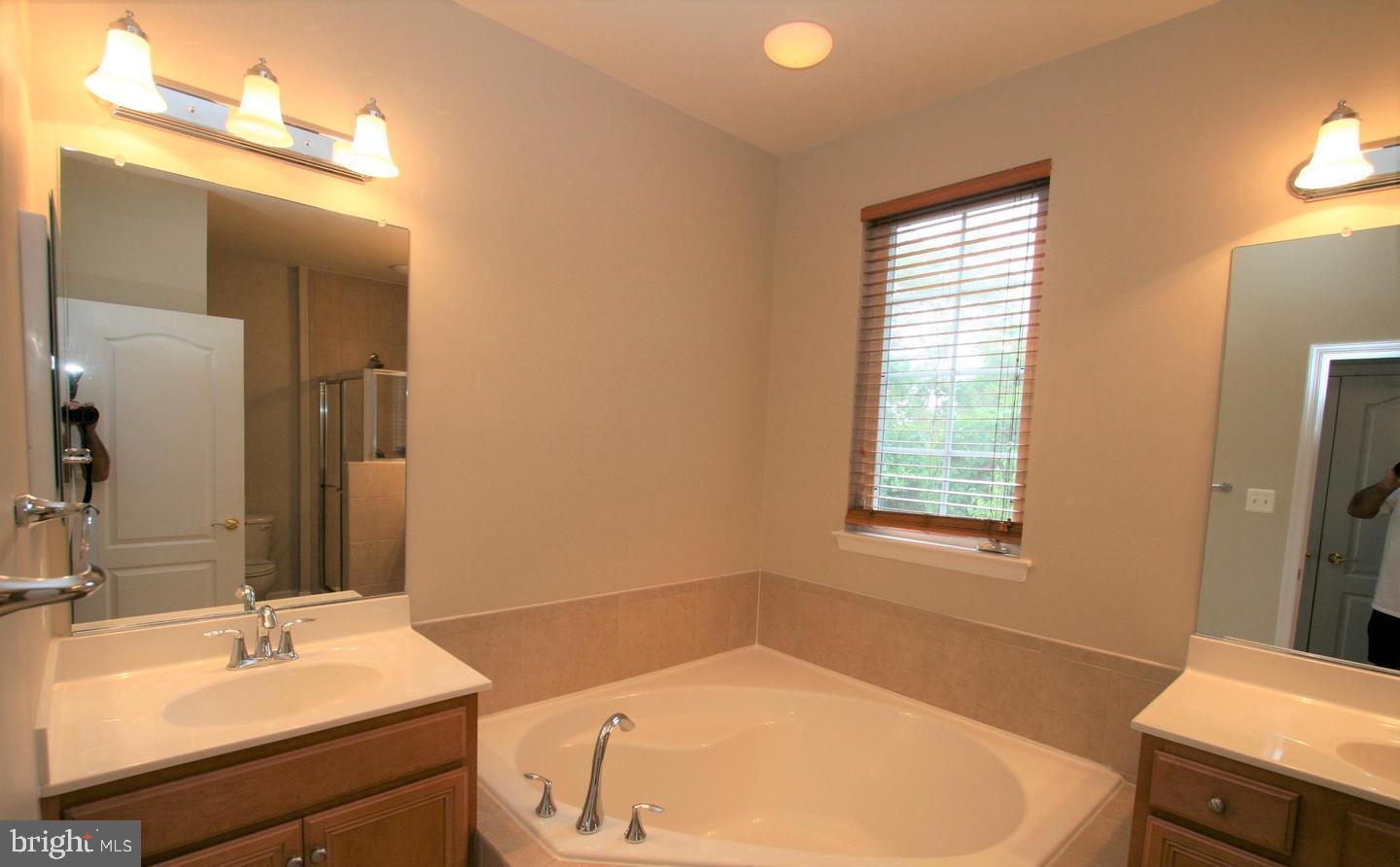 THE TOWNES AT VILLAGE PLACE - Residential Lease