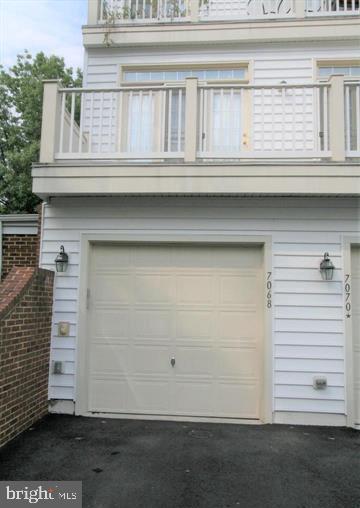 THE TOWNES AT VILLAGE PLACE - Residential Lease