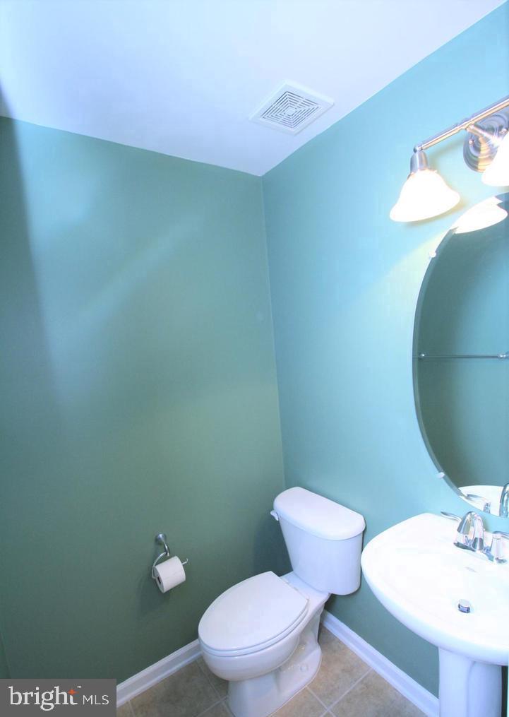 THE TOWNES AT VILLAGE PLACE - Residential Lease