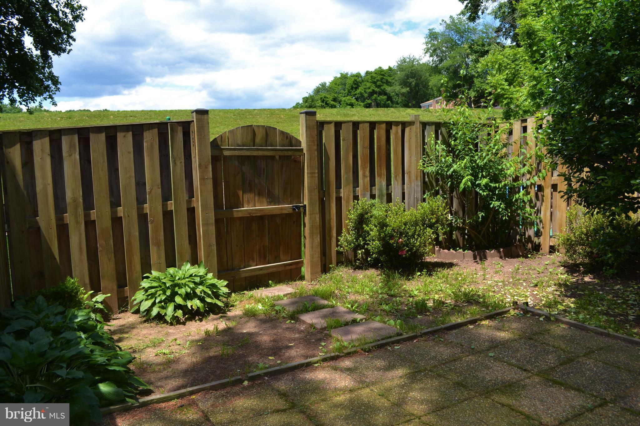 LAKEPOINTE - Residential Lease