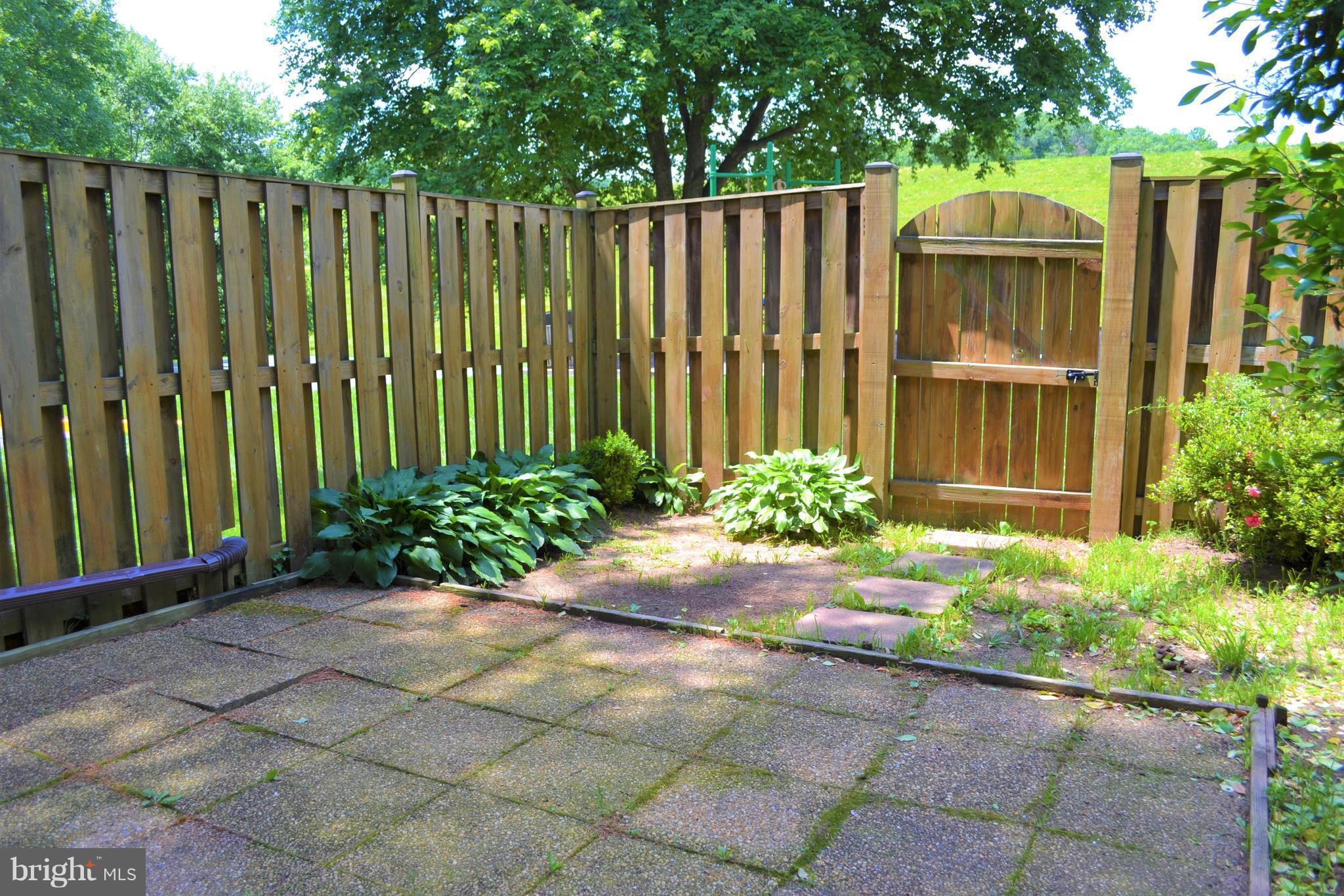 LAKEPOINTE - Residential Lease