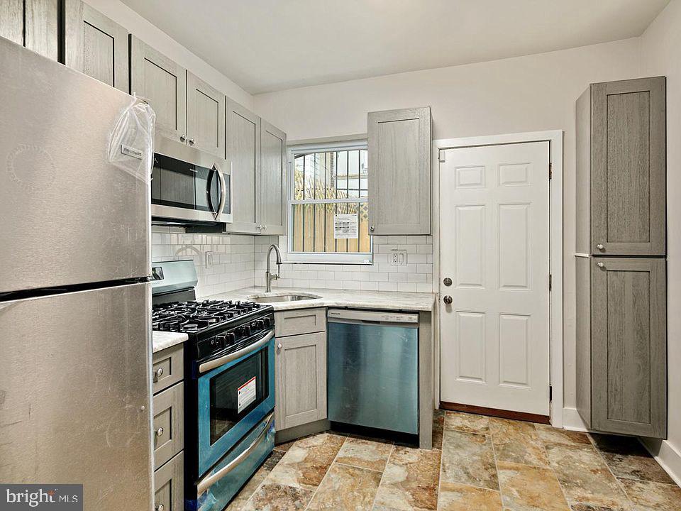 WHITMAN - Residential Lease