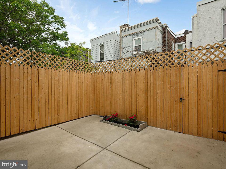 WHITMAN - Residential Lease