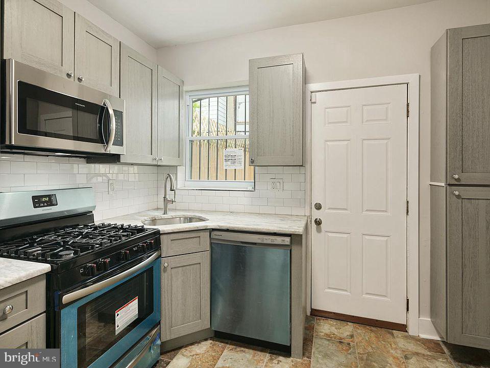 WHITMAN - Residential Lease