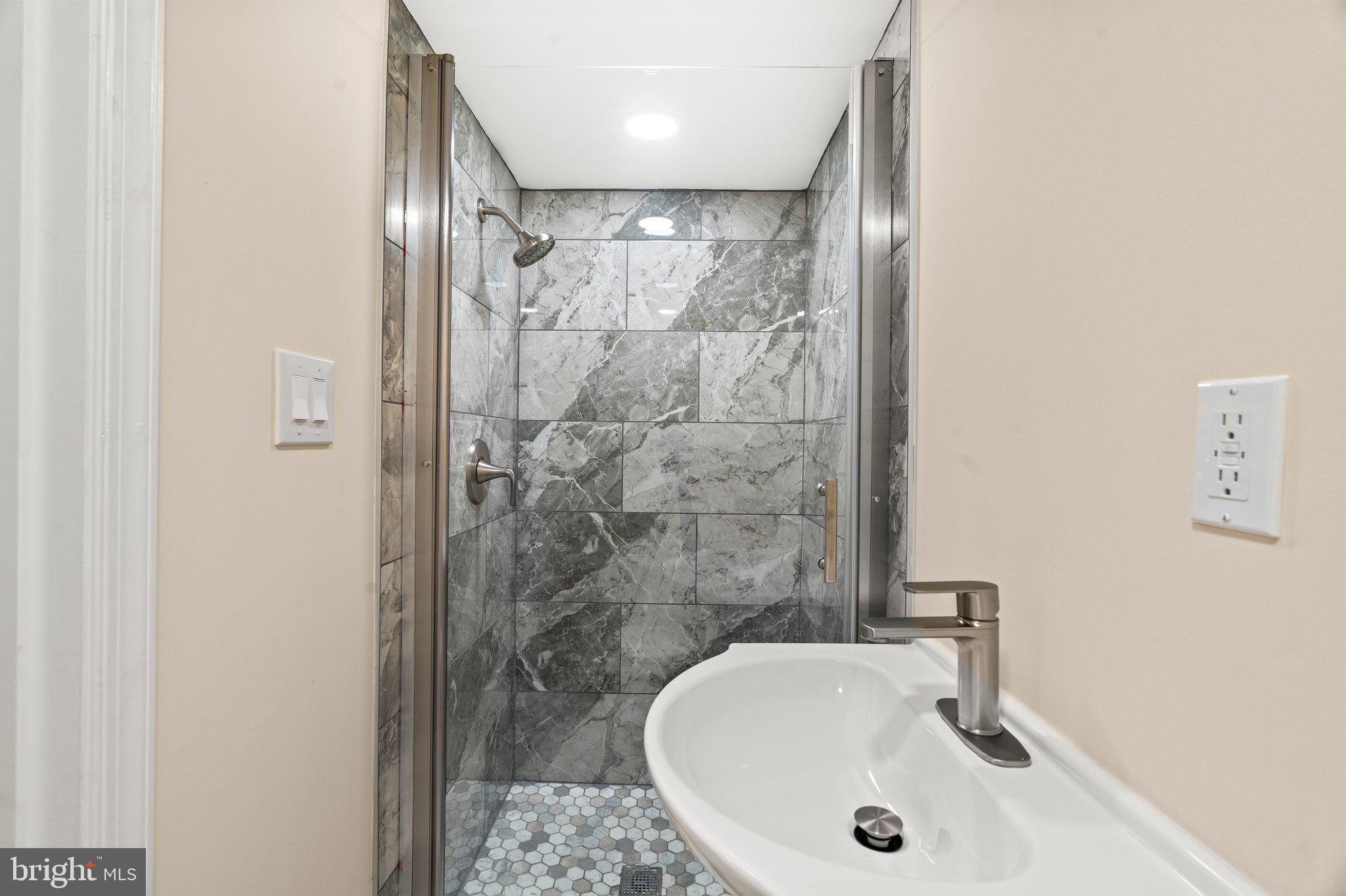 COBBS CREEK - Residential