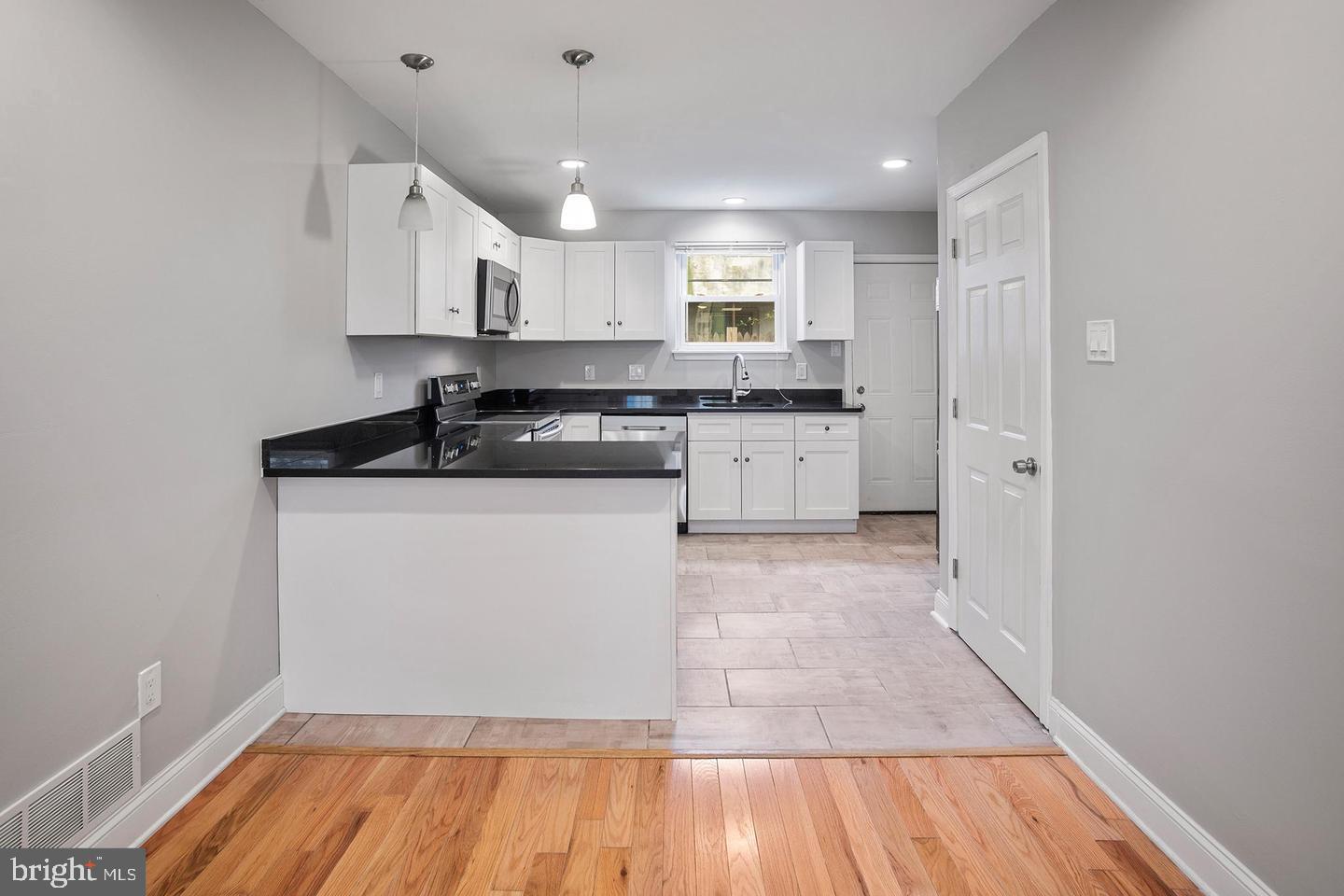 POINT BREEZE - Residential