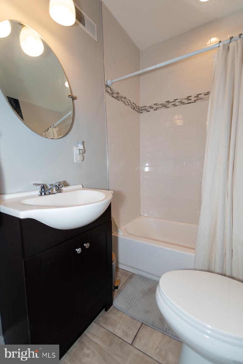 POINT BREEZE - Residential