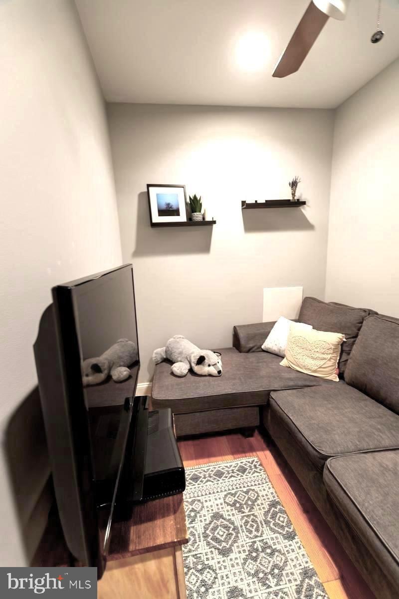 POINT BREEZE - Residential