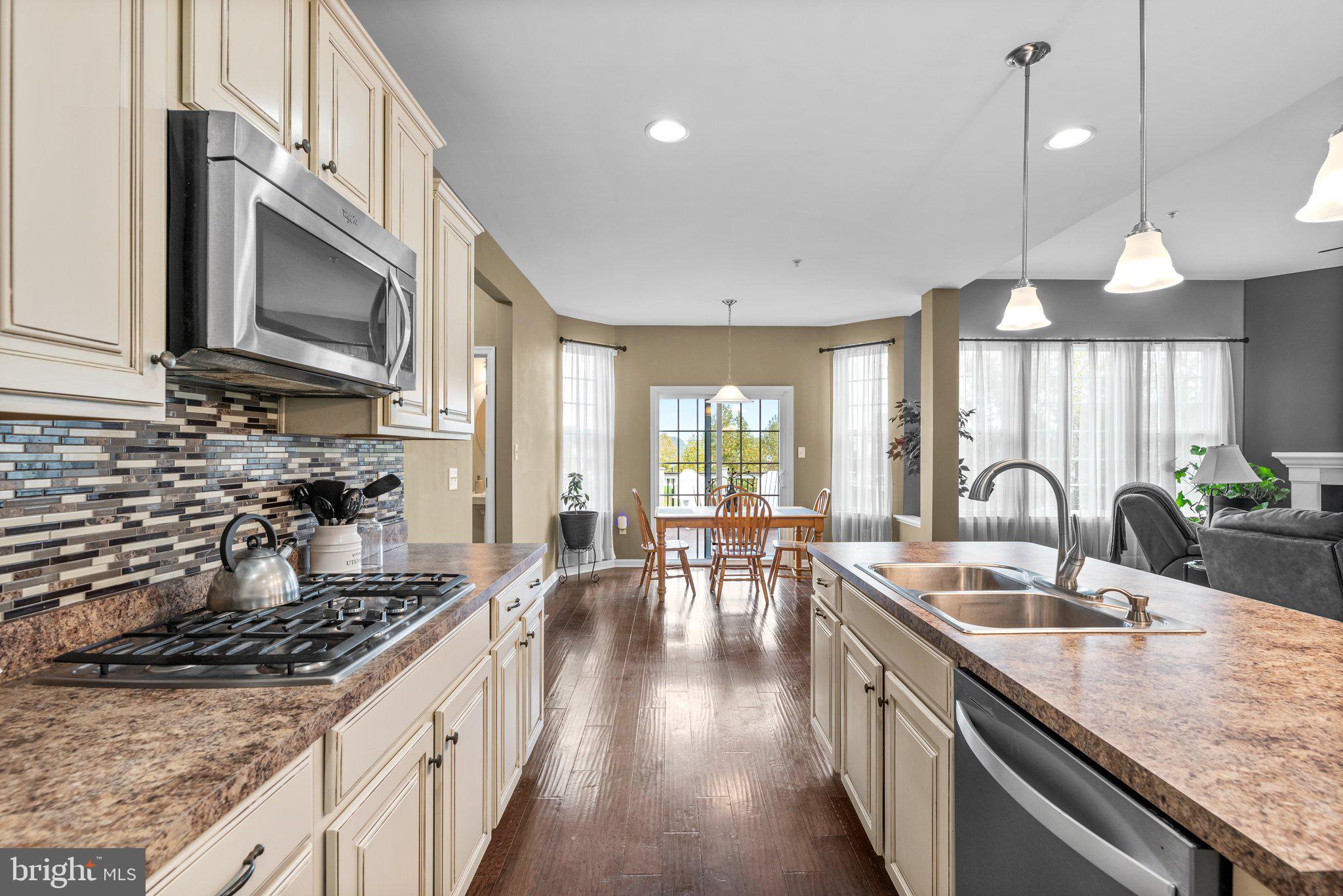 CLOVER RIDGE - Residential