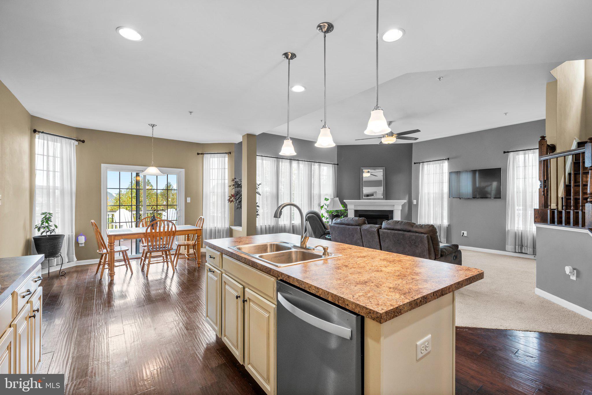 CLOVER RIDGE - Residential