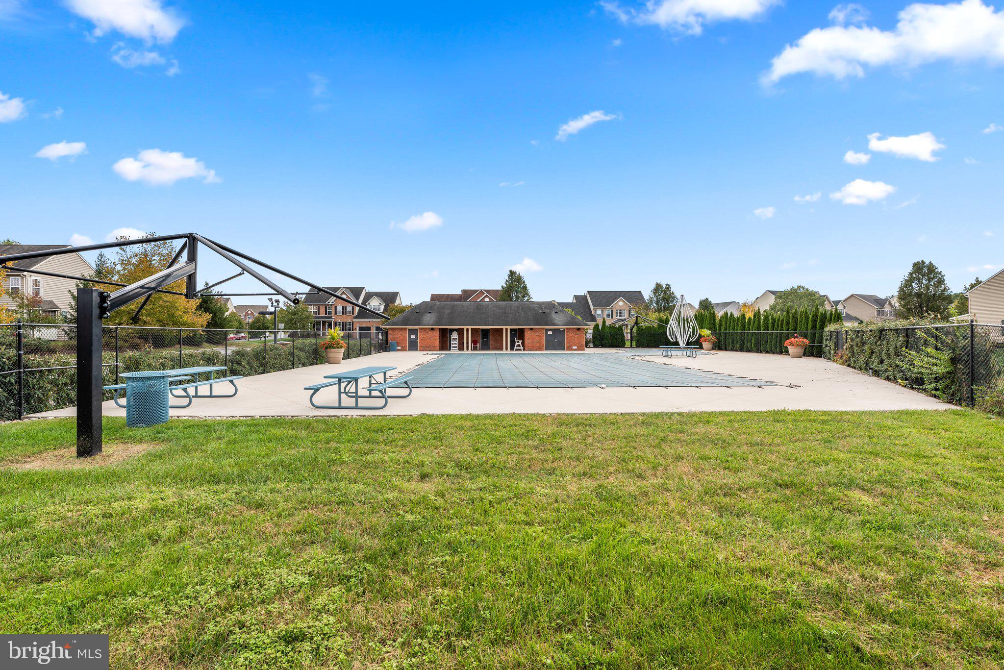 CLOVER RIDGE - Residential