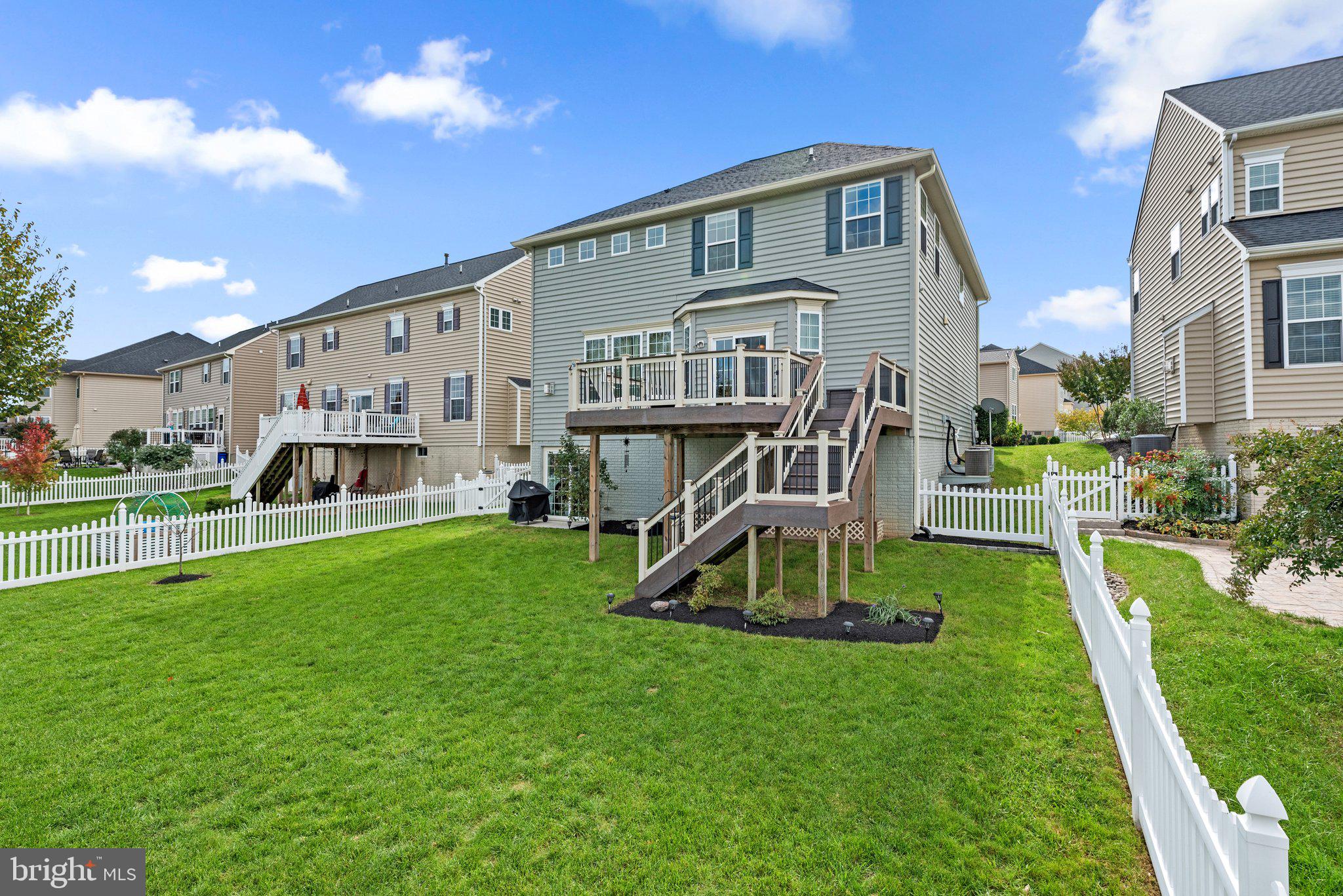 CLOVER RIDGE - Residential