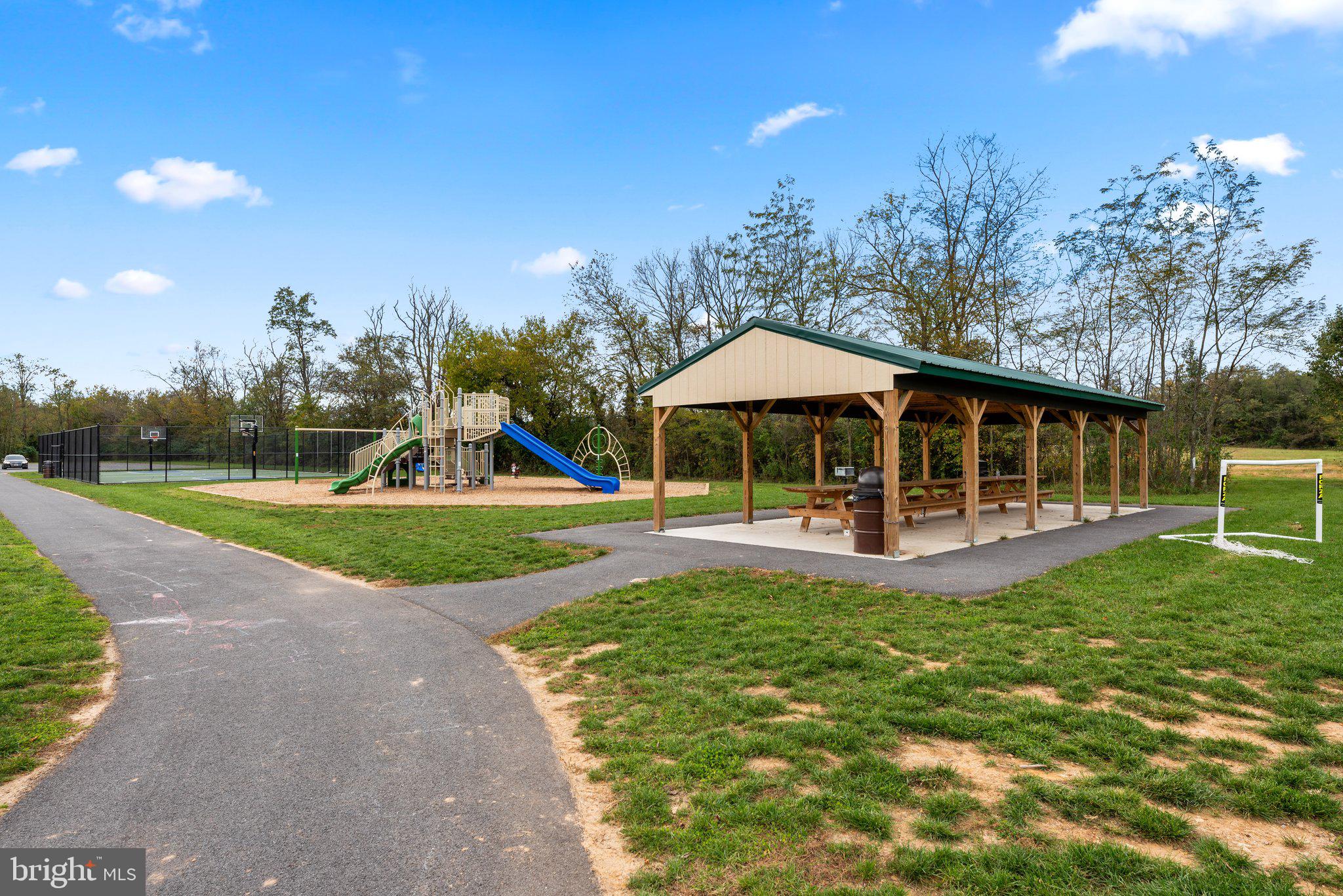 CLOVER RIDGE - Residential