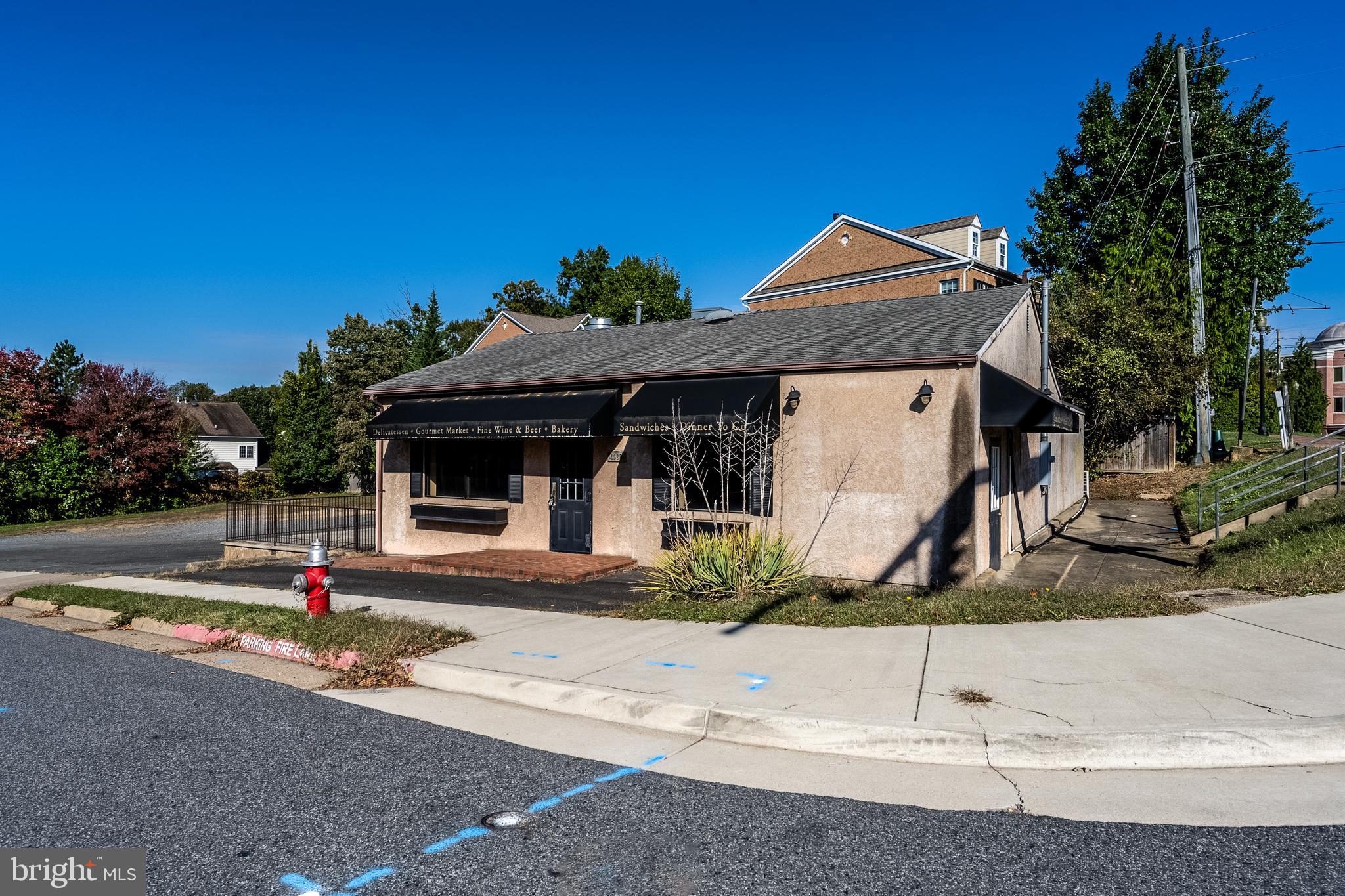 4328 CHAIN BRIDGE ROAD