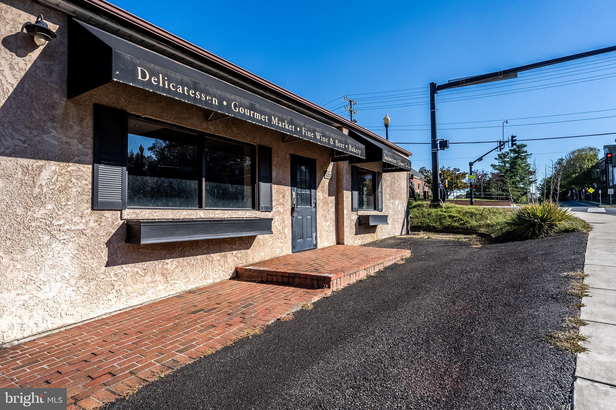 4328 CHAIN BRIDGE ROAD