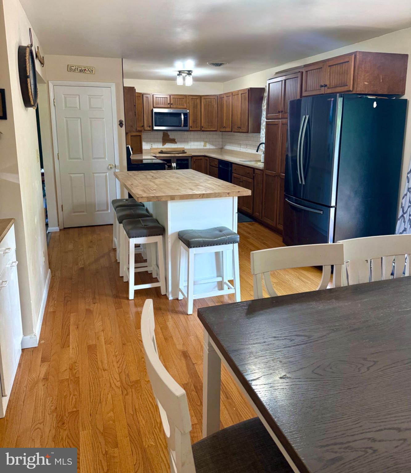 1402 BUCHANAN TRL TRAIL