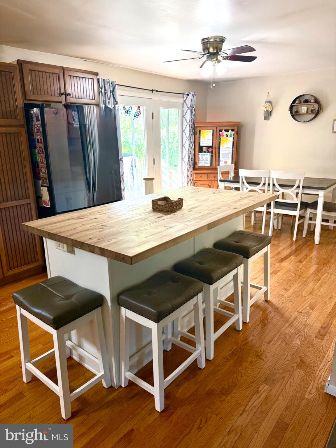 1402 BUCHANAN TRL TRAIL