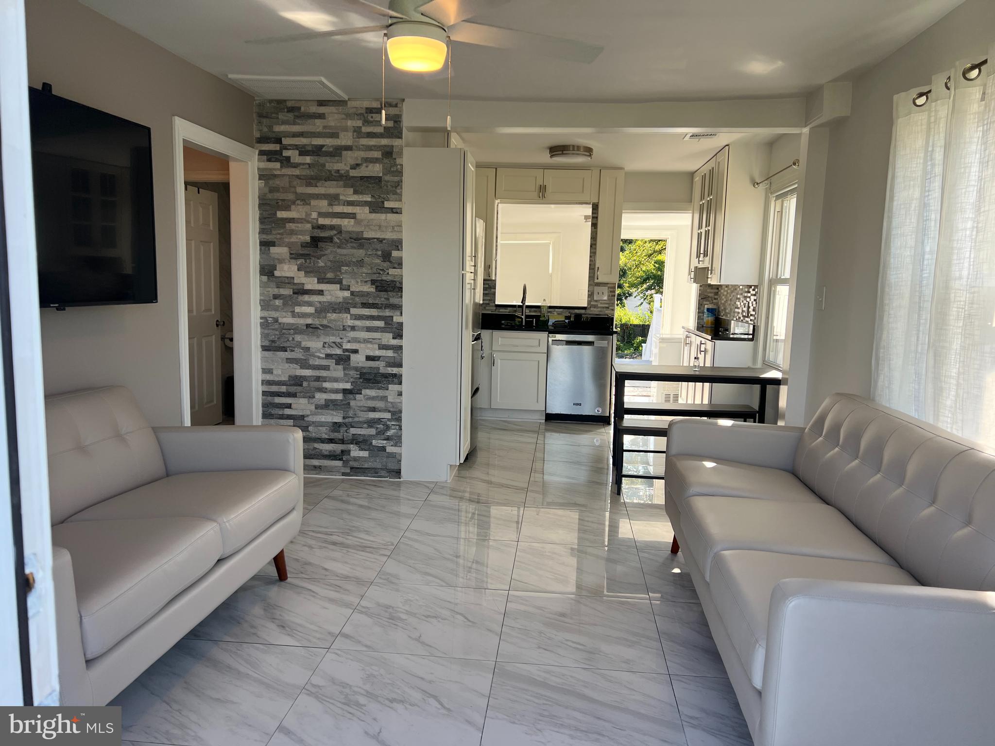 PRINCE WILLIAM PARKWAY - Residential Lease