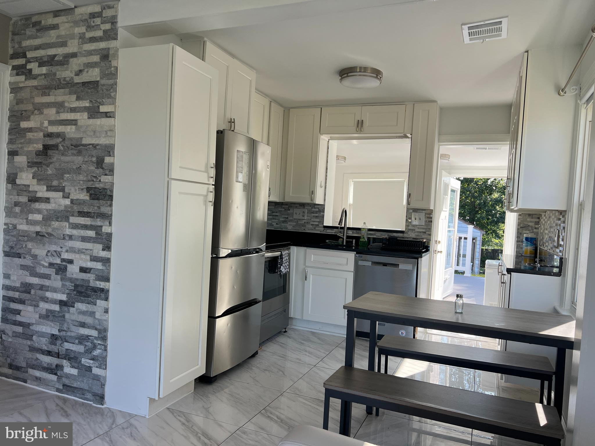 PRINCE WILLIAM PARKWAY - Residential Lease