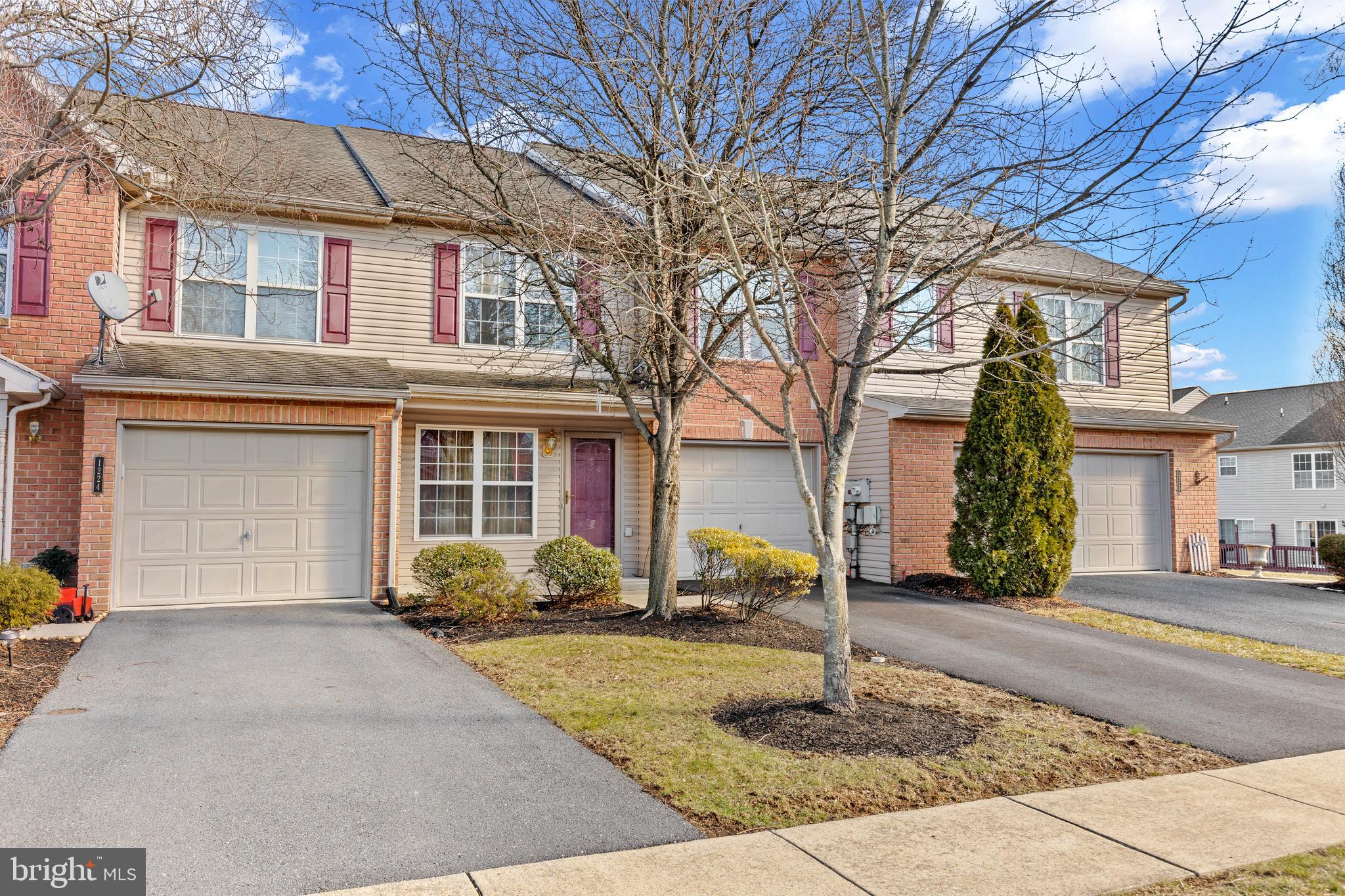 TOWNES AT CROSS CREEK - Residential