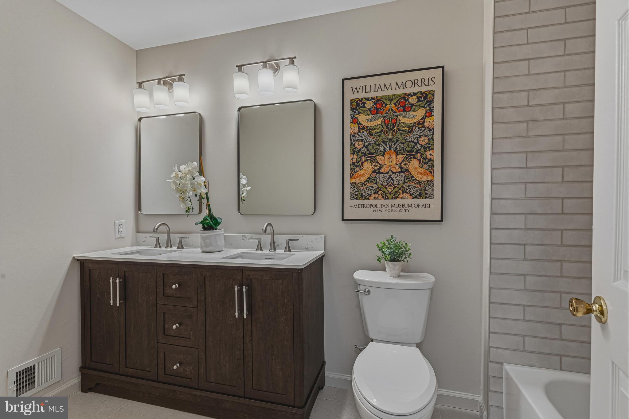 FRANKLIN GLEN - Residential