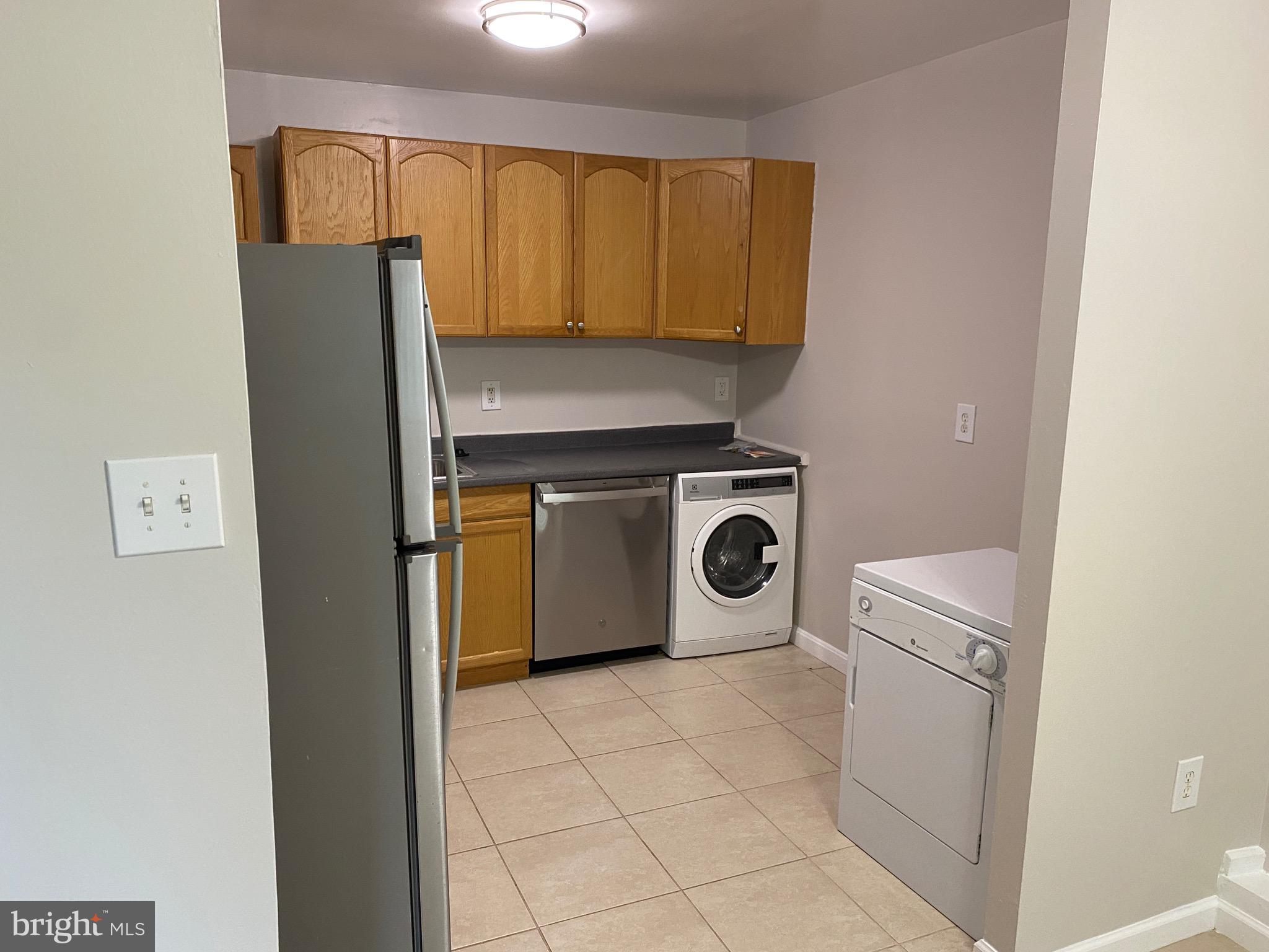 CHELSEA WOODS CONDO - Residential