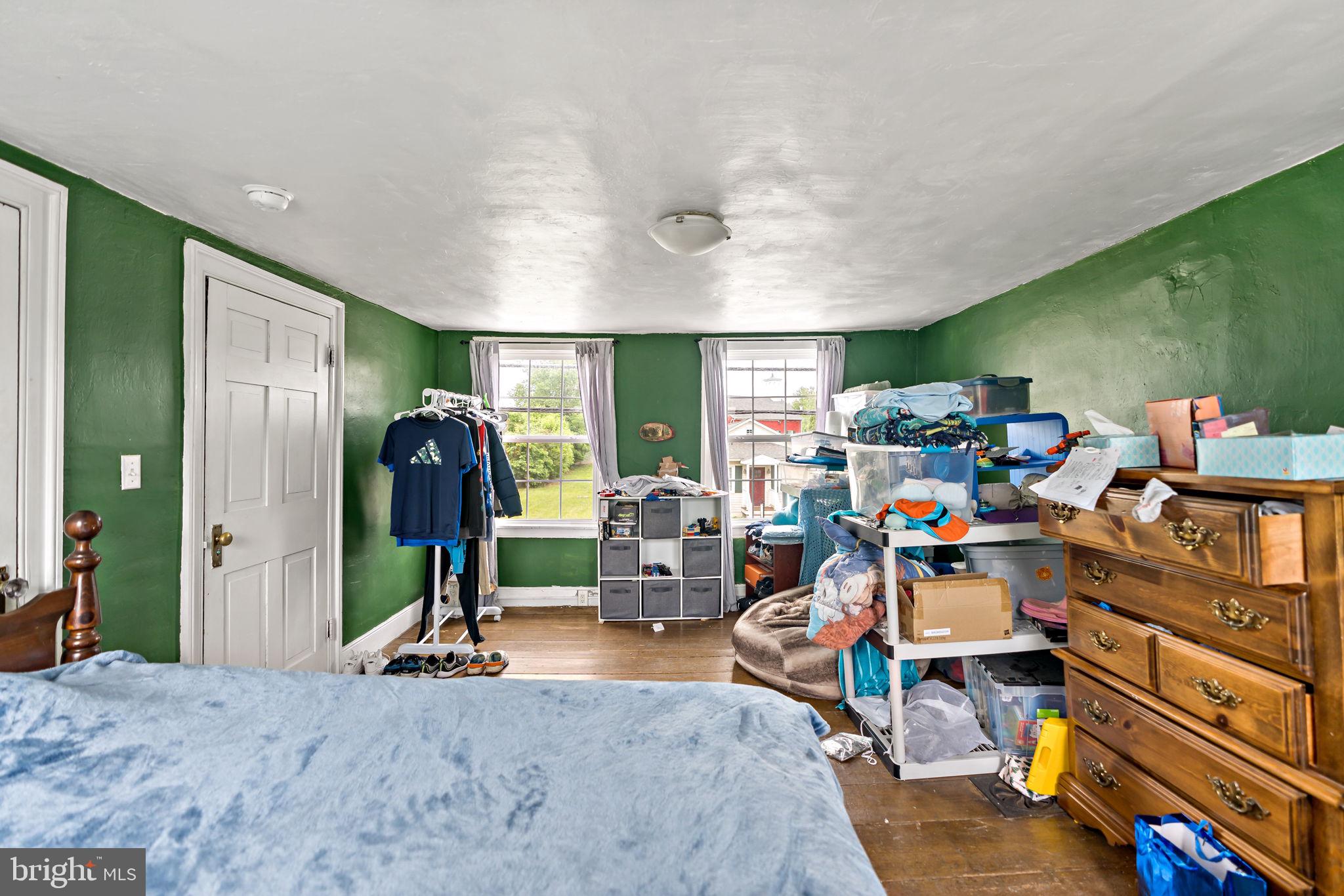 HEDGESVILLE - Residential