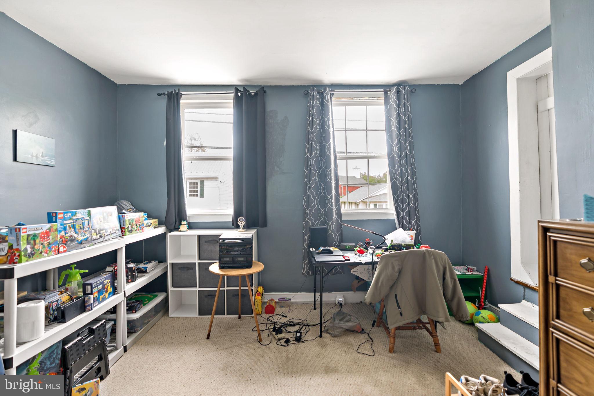 HEDGESVILLE - Residential